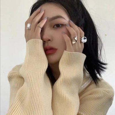 中央舞台：踮起脚尖